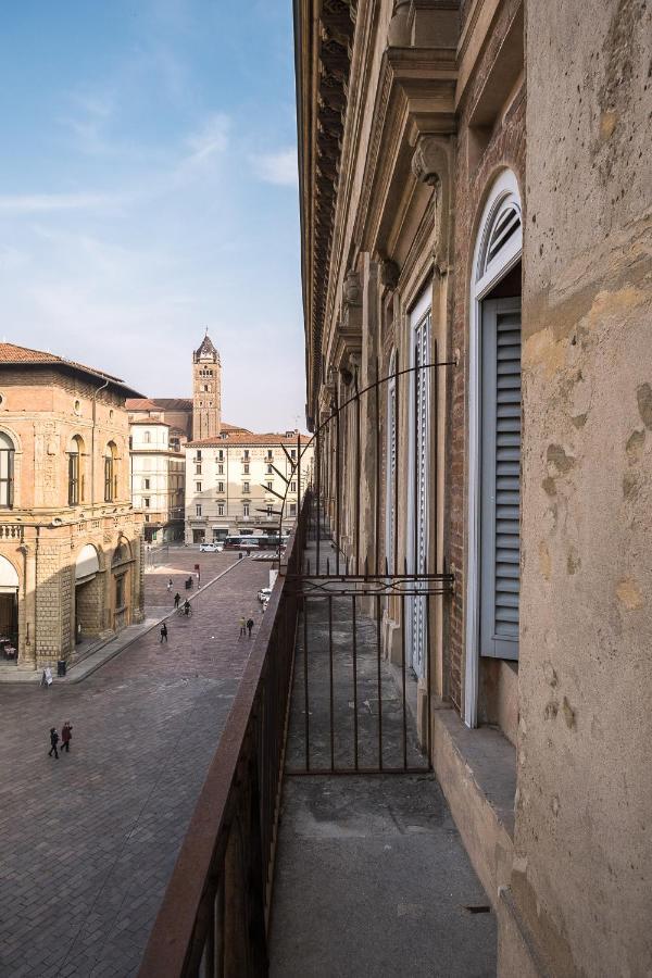 Urbanicooh Asinelli - Balcony On Piazza Maggiore Bologna Exterior foto