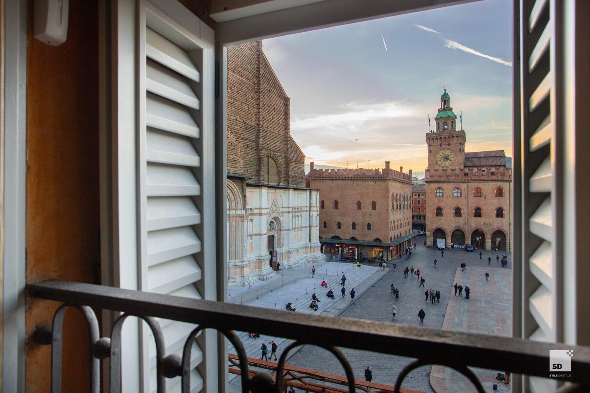 Urbanicooh Asinelli - Balcony On Piazza Maggiore Bologna Exterior foto